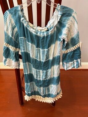 Flying Tomato Teal and White Tie-Dye Peasant Tunic with Crochet Trim